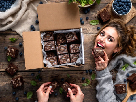 Brownie con Chocolate Belga - caja x 40 unidades (25g) - JR.BROWNIE - AZALA GOURMET