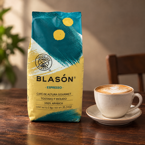 Café Blasón Espresso 1 kg con capuchino